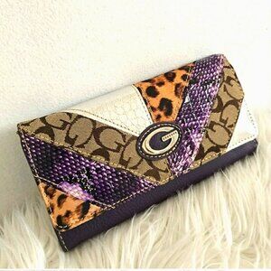 GUESS Faux Leather Checkbook Wallets for Women🌴